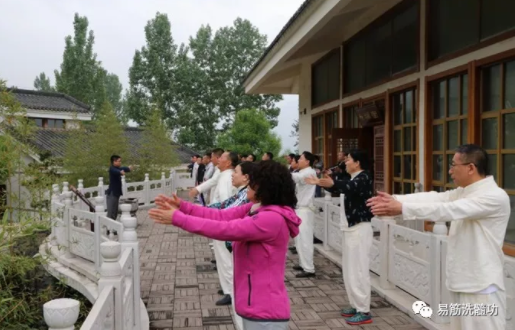 61岁女神再逆袭，一定要看！早看早受益